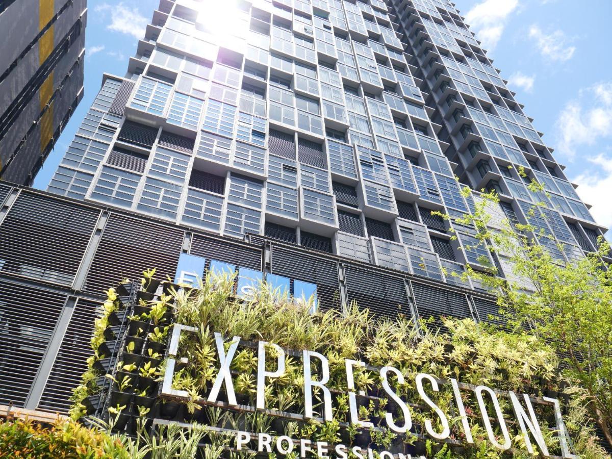 Expressionz Professional Suites Klcc By Roompluz Kuala Lumpur Exterior photo